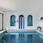 En Bord De à Avec Piscine Privée 80 M²