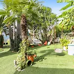 En Bord De à Avec Piscine Privée 80 M² *