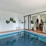 En Bord De A Avec Piscine Privee 80 M² * 芒通