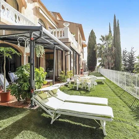 Apartment En Bord De A Avec Piscine Privee 80 M²
